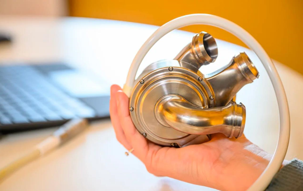 Перший у світі пацієнт прожив зі штучним серцем понад 100 днів 