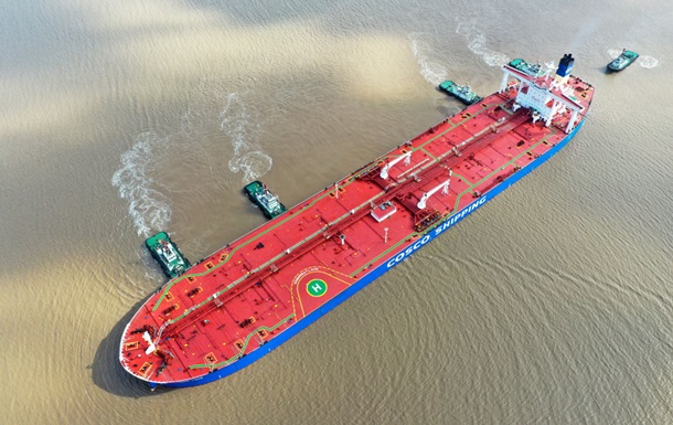 Китайские госкомпании сокращают закупки нефти из России из-за санкций