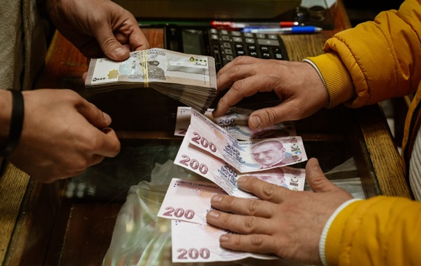 Турецька ліра стала найслабшою валютою у світі 