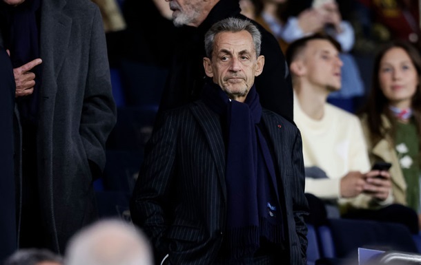 Прокурори вимагають сім років тюрми для експрезидента Франції Саркозі