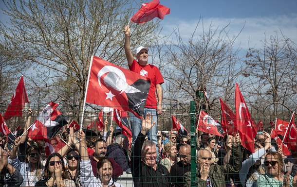 Турецкая оппозиция собрала в Стамбуле массовый протест