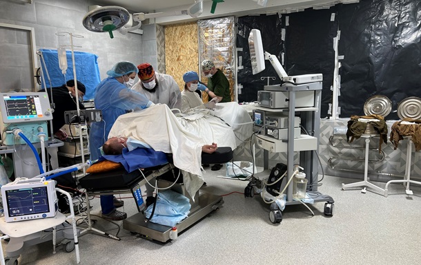 Военный госпиталь в Харькове возобновил операции после обстрела