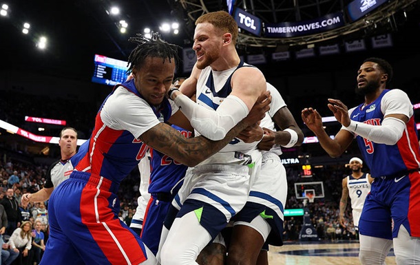 Семь людей удалили за драку в матче НБА