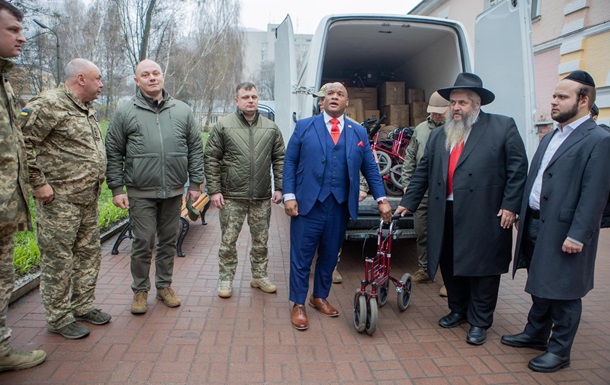 Духовний радник Трампа відвідав поранених бійців ЗСУ