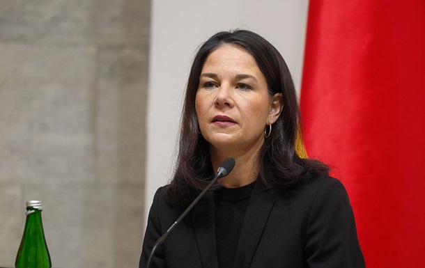 Бербок закликала не довіряти Путіну