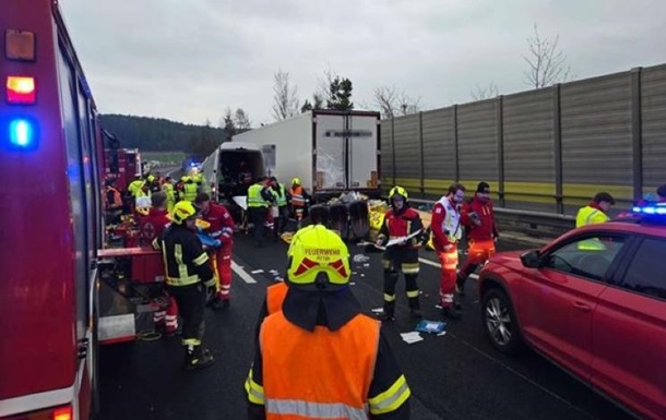 Смертельное ДТП с украинцами в Австрии: МИД сообщил детали