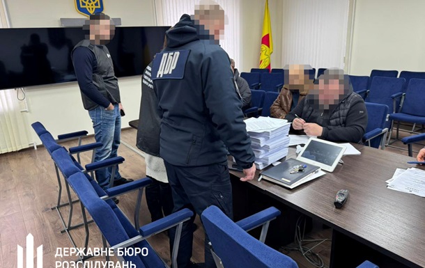 Неякісний одяг для ЗСУ: судитимуть депутата міськради з Кіровоградщини