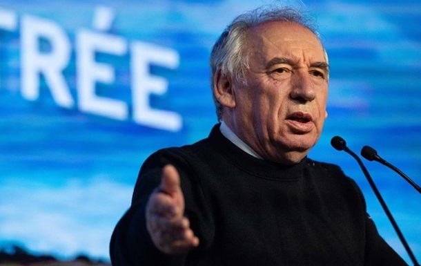 Прем єр Франції назвав тарифи Трампа економічною катастрофою