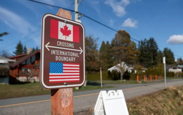 Канадців попередили, що прикордонники США можуть перевіряти їх телефони 