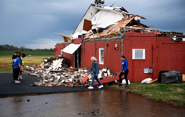 Количество жертв штормов в США возросло до 22