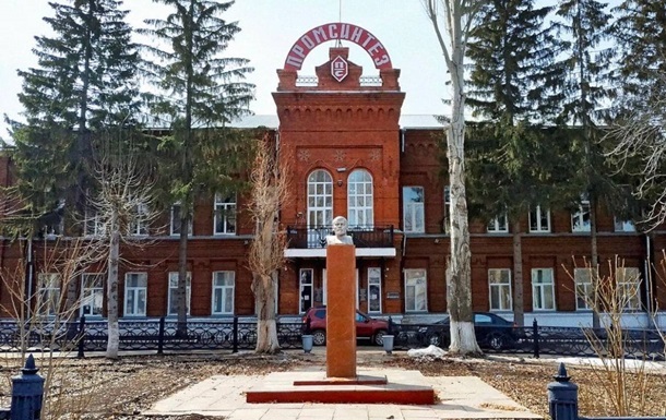 СМИ: На атакованном заводе в РФ произошла утечка кислоты