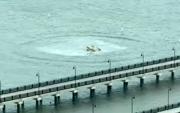 У Нью-Йорку вертоліт упав у річку: є загиблі