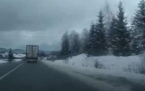 В Николаевской области из-за непогоды ограничили движение автотранспорта