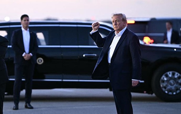 Трамп звільнив від мит смартфони та комп ютери