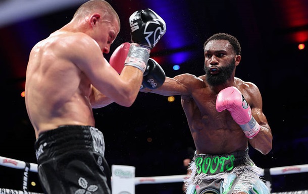 Эннис остановил Станиониса и объединил титулы в полусреднем весе