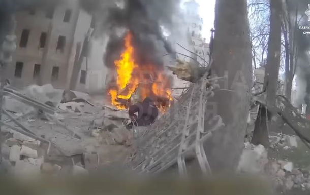 Полиция показала кадры первых минут после ракетных ударов РФ по Сумам