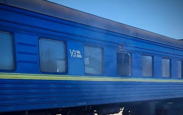 Росіяни атакували дронами пасажирський потяг на Чернігівщині