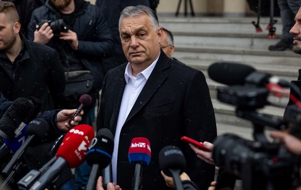 Парламент Венгрии провозгласил только две статьи