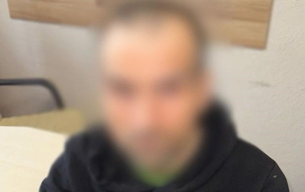 В Киеве задержали мужчину, который ранил ножом военнослужащего