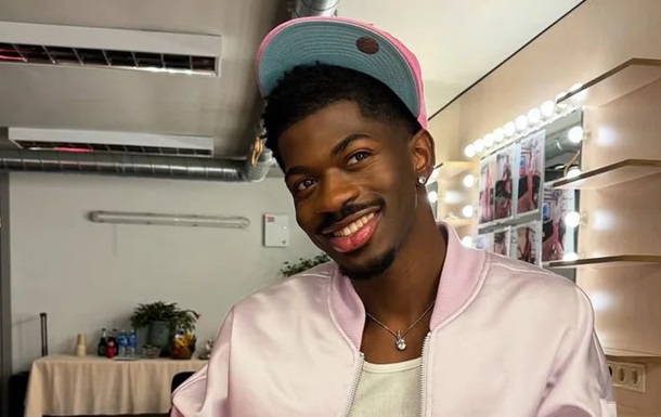 Lil Nas X потрапив до лікарні з частковим паралічем обличчя