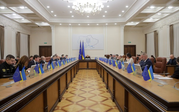 Энергосистема выдержала девять массированных атак за сезон - Шмыгаль