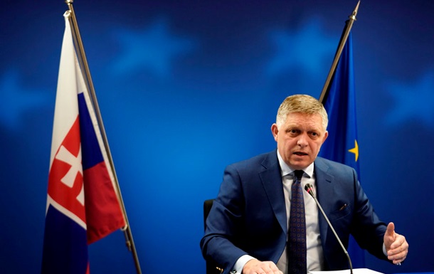 Фіцо планує поїхати в Москву, попри перестороги ЄС