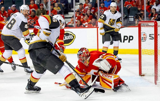НХЛ: Чикаго одолел Оттаву, Вегас не удержал победу