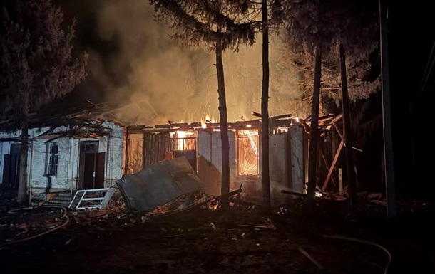 На Сумщине дроны РФ атаковали сельхозпредприятие, возник пожар