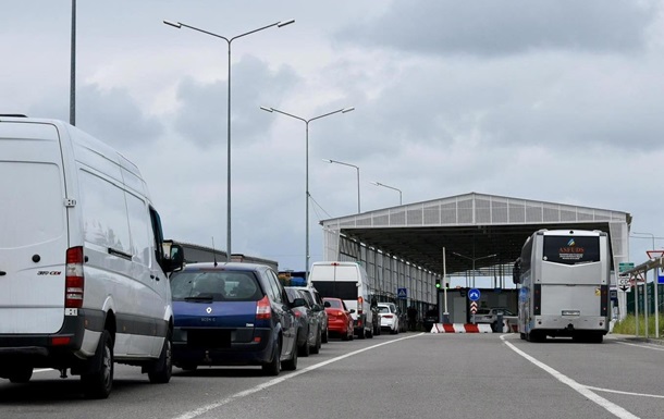 На кордоні зростає ажіотаж напередодні Великодня