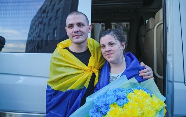 Не бачилися три роки: з полону РФ звільнили маму і сина