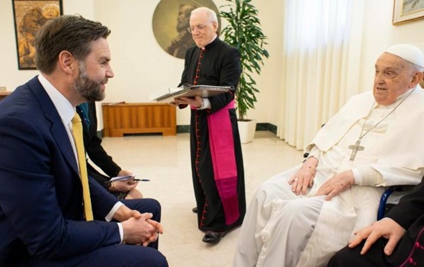 Папа Римский провел встречу с Вэнсом в Ватикане