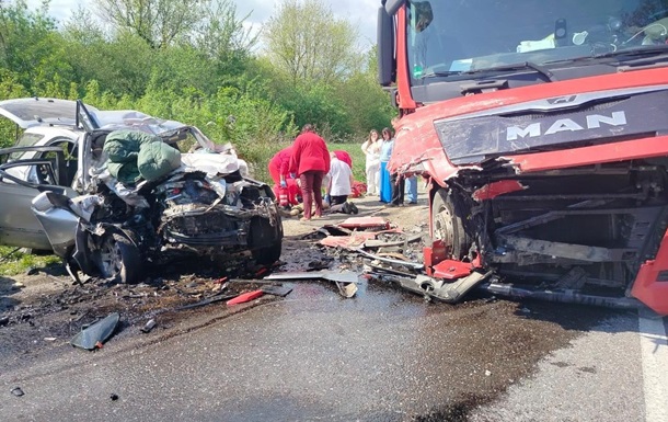 У Львівській області троє чоловіків загинули в ДТП