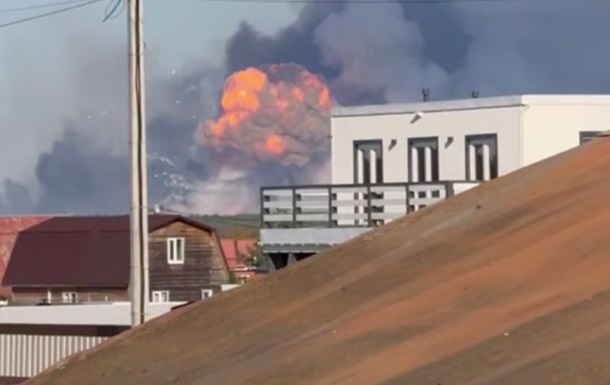 Видно за 50 км. Взрывы на складе Минобороны РФ