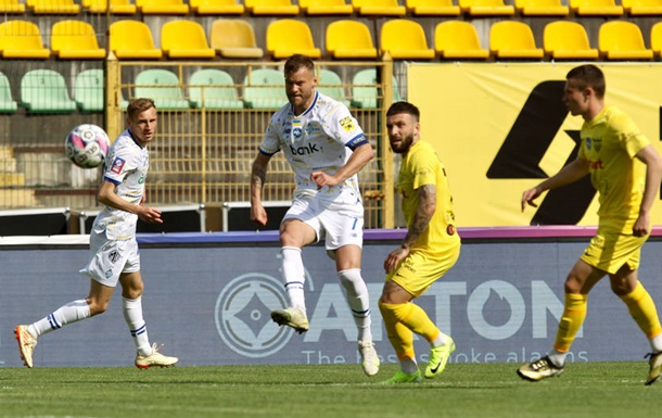 Динамо розгромило Буковину і стало першим фіналістом Кубка України