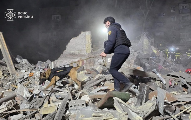 Зеленский возвращается в Украину из-за атаки РФ