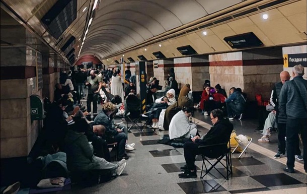 В метро Києва під час атаки РФ переховувались понад 16 тисяч людей
