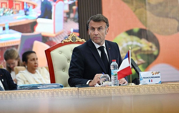 Путін має перестати брехати - Макрон