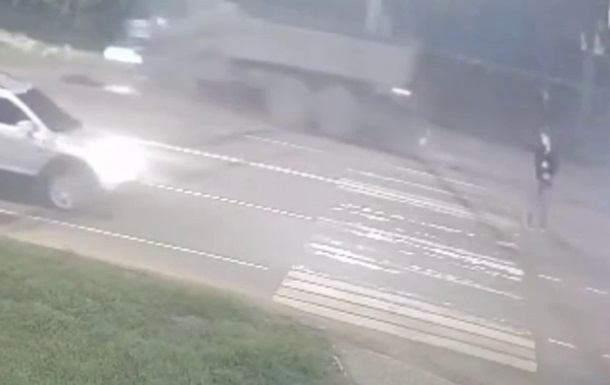 В оккупированной Макеевке военный РФ переехал молодого человека