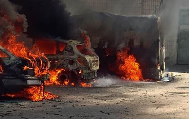 В Херсоне из-за обстрела пострадали коммунальщики