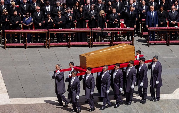 В Риме завершено погребение Папы Франциска