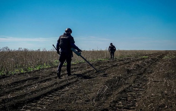 На Харківщині на міні підірвалися троє людей