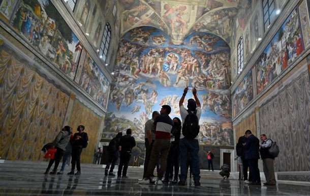 Выборы нового Папы: Сикстинскую капеллу закрыли для посетителей