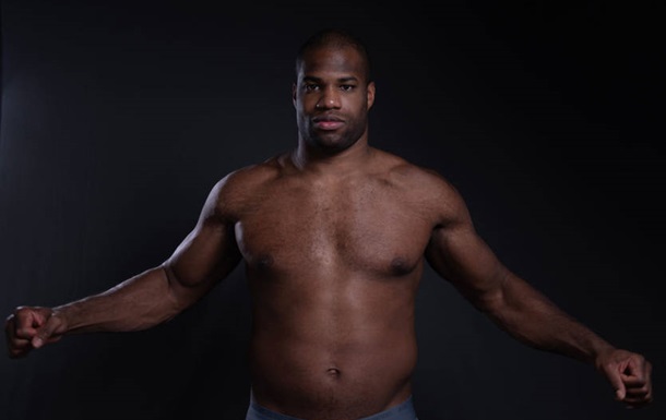 Гвоздик прокомментировал поступок Дюбуа, который толкнул Усика перед боем