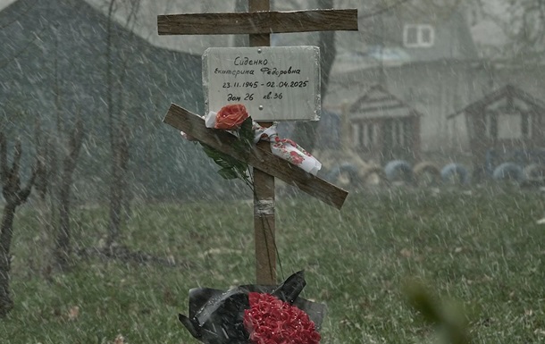 У Покровську виявили сім стихійних поховань у дворах будинків