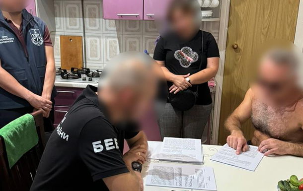 Чиновников подозревают в растрате 90 млн на дровах для ВСУ