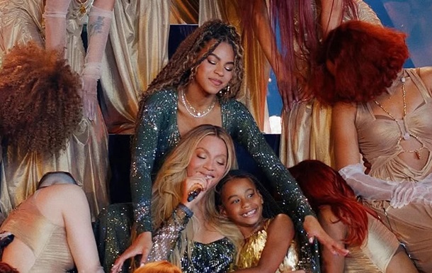 Молодша дочка Бейонсе вперше вийшла на сцену