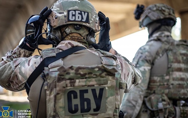 Гуляла з дитиною та коригувала удари: на Житомирщині затримали агентку РФ