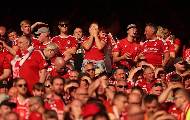 Клуб АПЛ заборонив порноактрисі відвідувати стадіон