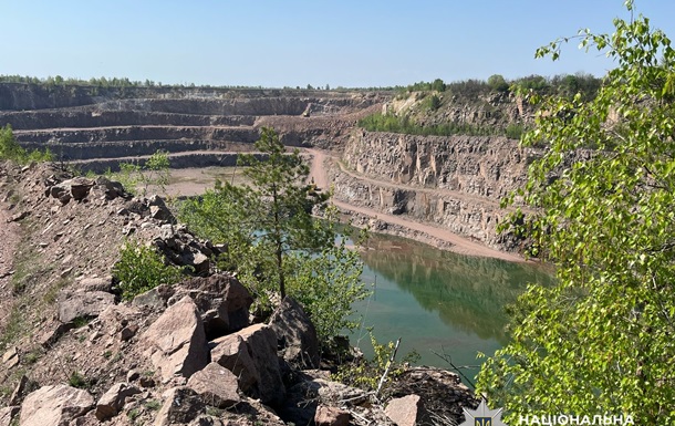 Поліція заблокувала роботу підсанкційних кар’єрів і заводів