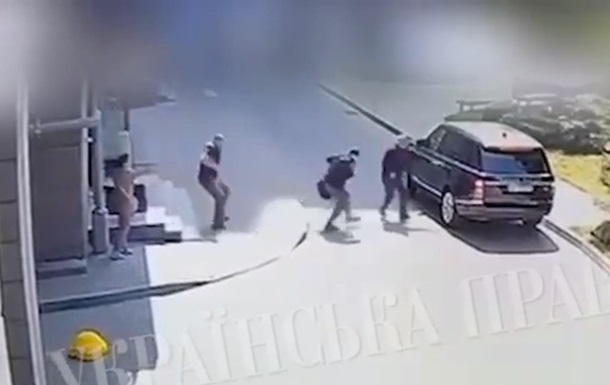 Опубликовано видео покушения на Стерненко